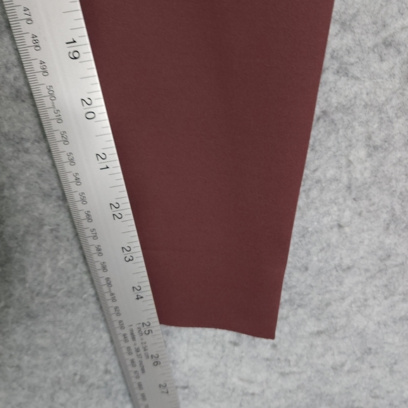 Vuori Evolve Legging High-Waisted Leggings In Fig - Picture 11 of 12